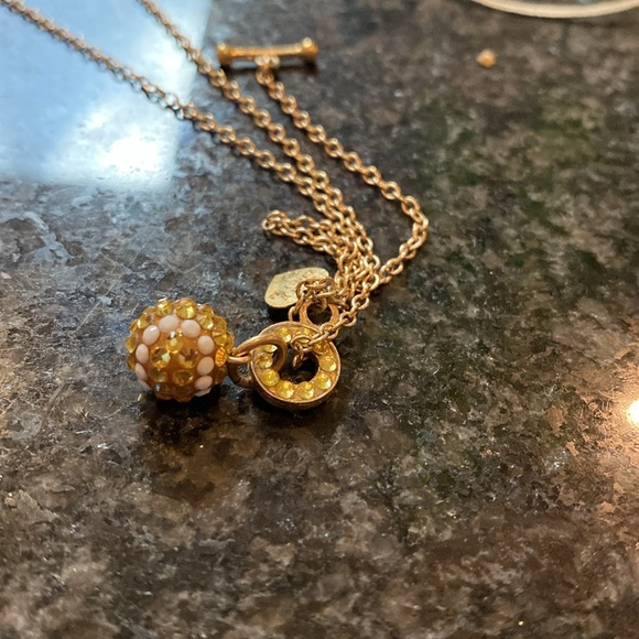 Emily Austin Swarovski Gold Necklace 🎾 Tennis Ball
#Tennisnecklace - Picture 7 of 8